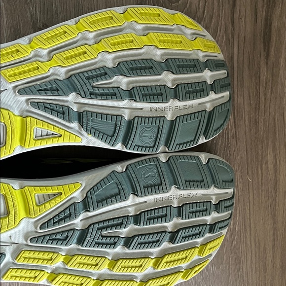 Altra Torin 4.5 (Plush) size 11 - Picture 7 of 13